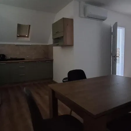 Alro Apartmanhaz Apartment *