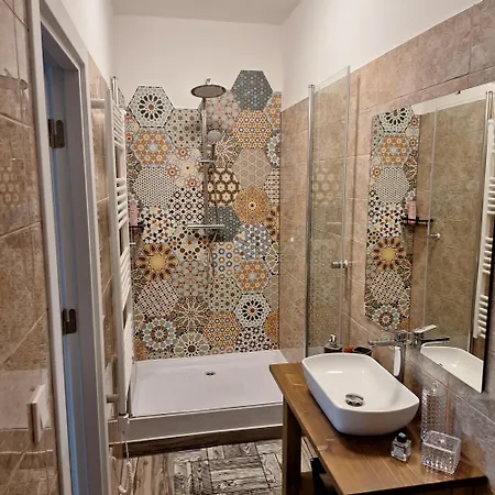 Alro Apartmanhaz * Balatonszarszo