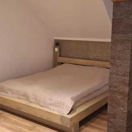 Apartment Alro Apartmanhaz *
