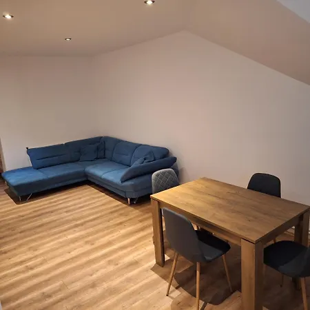 Apartment Alro Apartmanhaz *