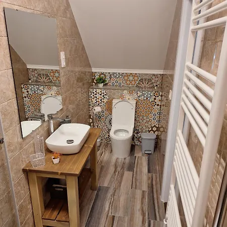 Alro Apartmanhaz * Balatonszarszo