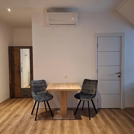 Apartment Alro Apartmanhaz