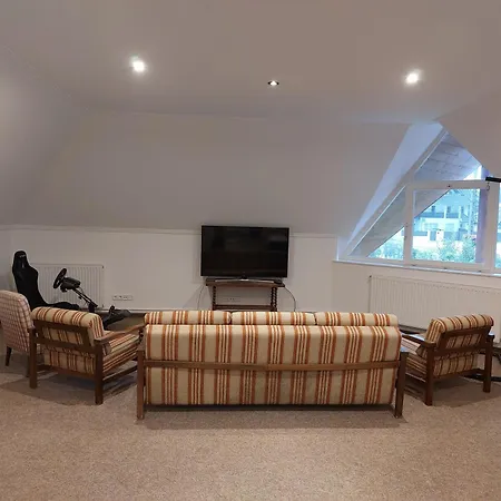 Alro Apartmanhaz * Balatonszarszo