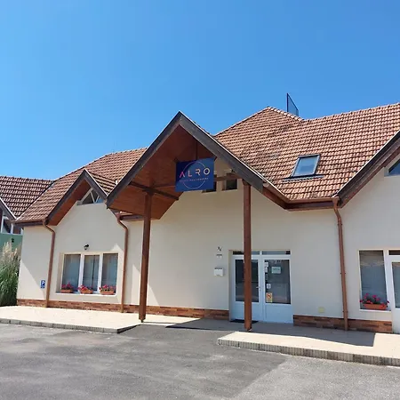 Alro Apartmanhaz Balatonszarszo